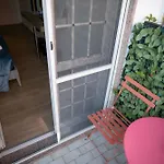 Rosa 3* פומפיי
