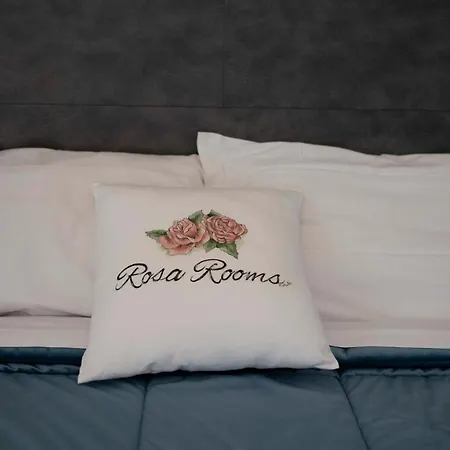 לינה וארוחת בוקר Rosa 3*