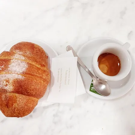 Rosa Couette-café Pompéi
